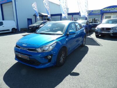 KIA – RIO – Berline – Essence sans plomb – Bleu