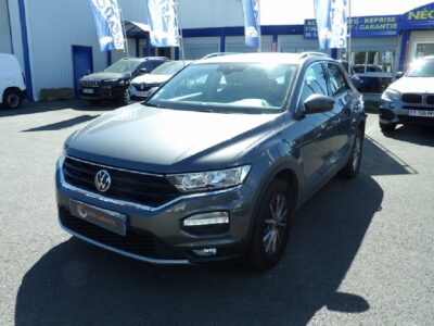 VOLKSWAGEN – T-ROC – Tout-Terrain – Essence sans plomb – Gris foncÃ©